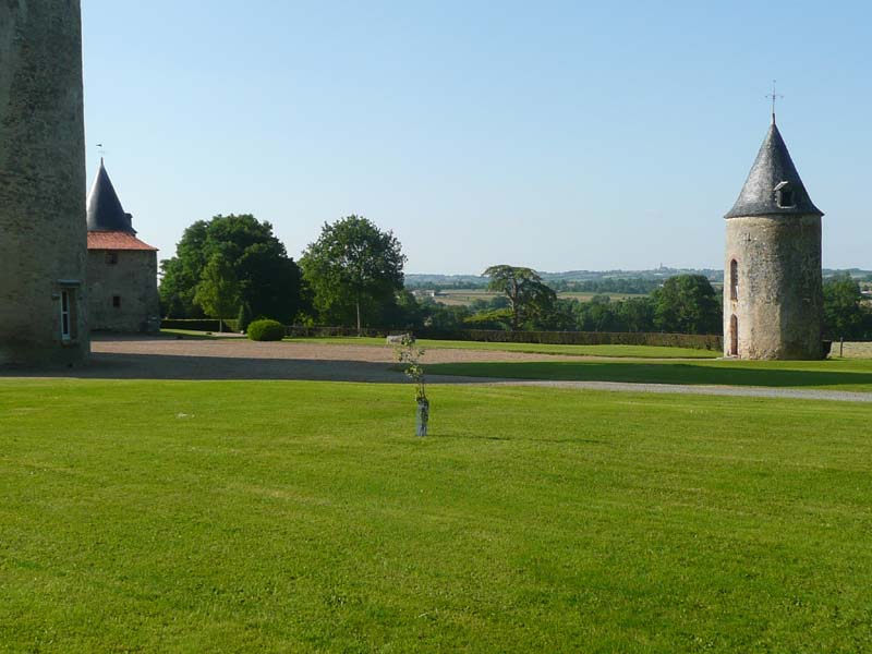 Château du Fief Milon_85510 LE BOUPERE_3